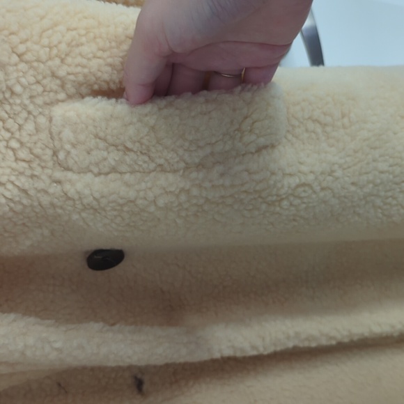 New beige teddy coat in Large - Picture 3 of 4